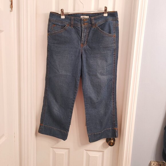 Two Button Capris - Picture 1 of 7